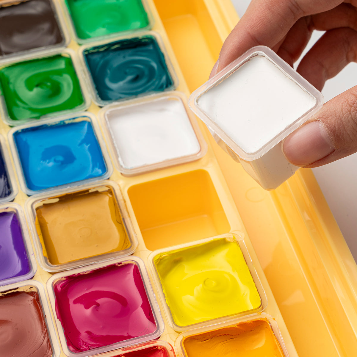 HIMI Jelly Cup Gouache Paint Set 18 Colours (Yellow Case)