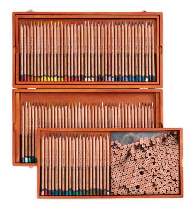 Derwent Lightfast Wooden Box Set of 100