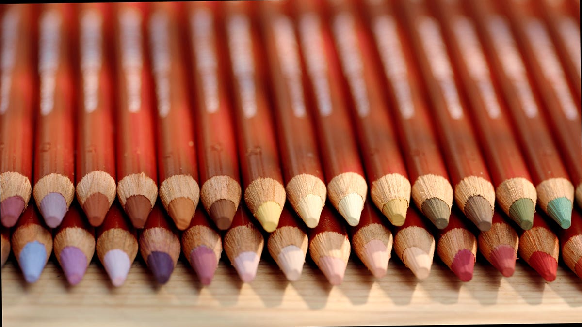 Derwent Drawing Pencil Tin Sets