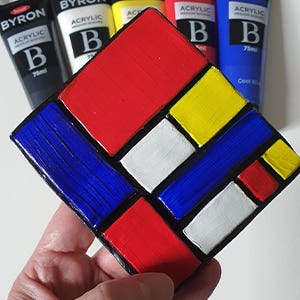 PIET MONDRIAN INSPIRED TILES